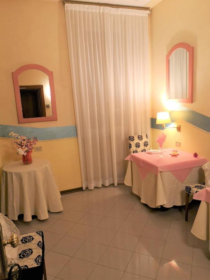 Hotel Londra Alessandria Exterior photo