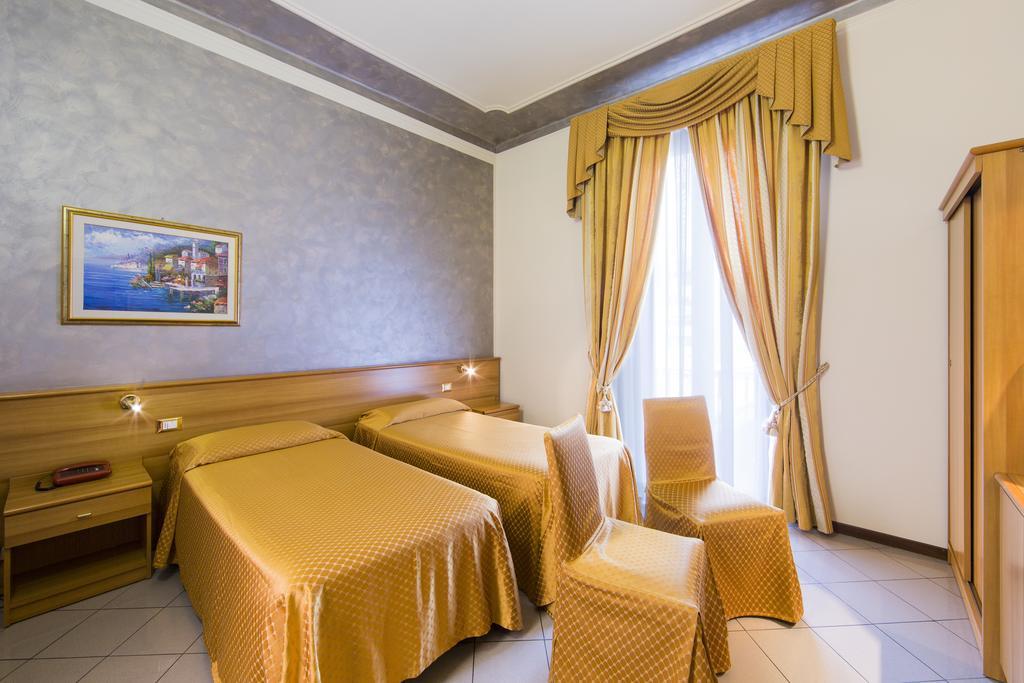 Hotel Londra Alessandria Exterior photo