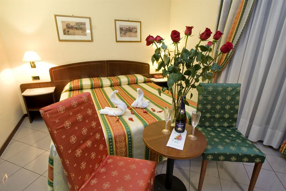 Hotel Londra Alessandria Exterior photo