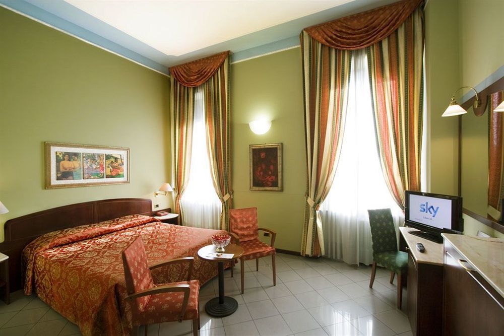 Hotel Londra Alessandria Exterior photo