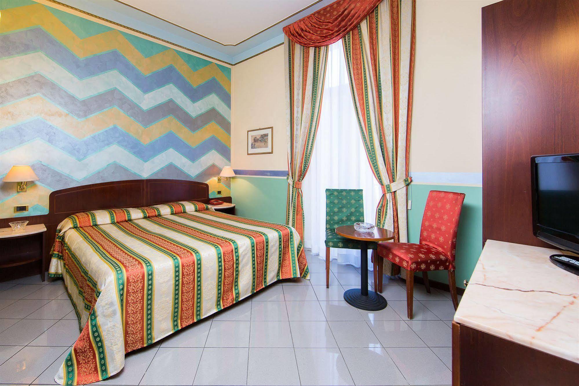 Hotel Londra Alessandria Exterior photo